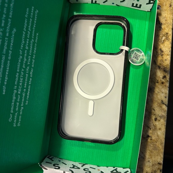 NWT Casetify Aquabumps phone case iPhone 14 Pro Max - Picture 3 of 4